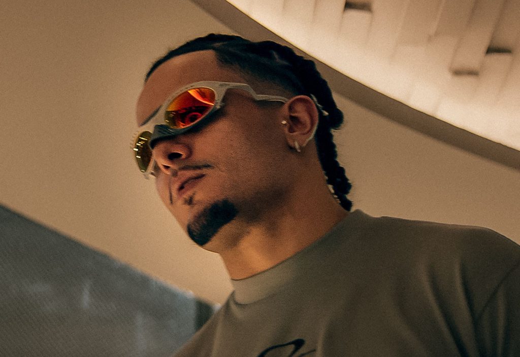 Podpah x Oakley: a colaboração que traduz fogo, água e a força da quebrada no novo Plantaris 4 PODPAH X OAKLEY PLANTARIS IGÃO