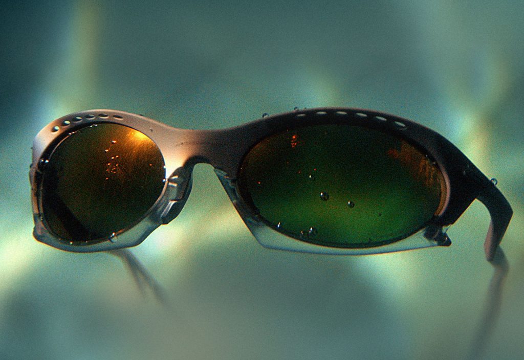 Podpah x Oakley: a colaboração que traduz fogo, água e a força da quebrada no novo Plantaris 5 PODPAH X OAKLEY PLANTARIS 2 LENTES